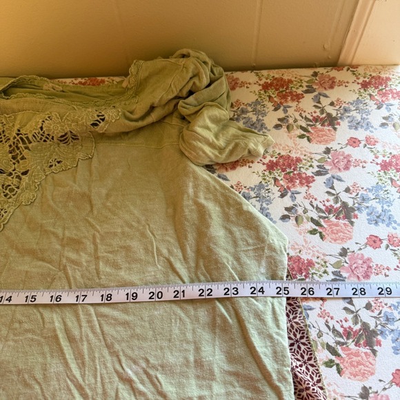 Gimmicks by BKE Womens Oversized Lagenlook Top Large Crochet Mixed Media Boho - Picture 14 of 15